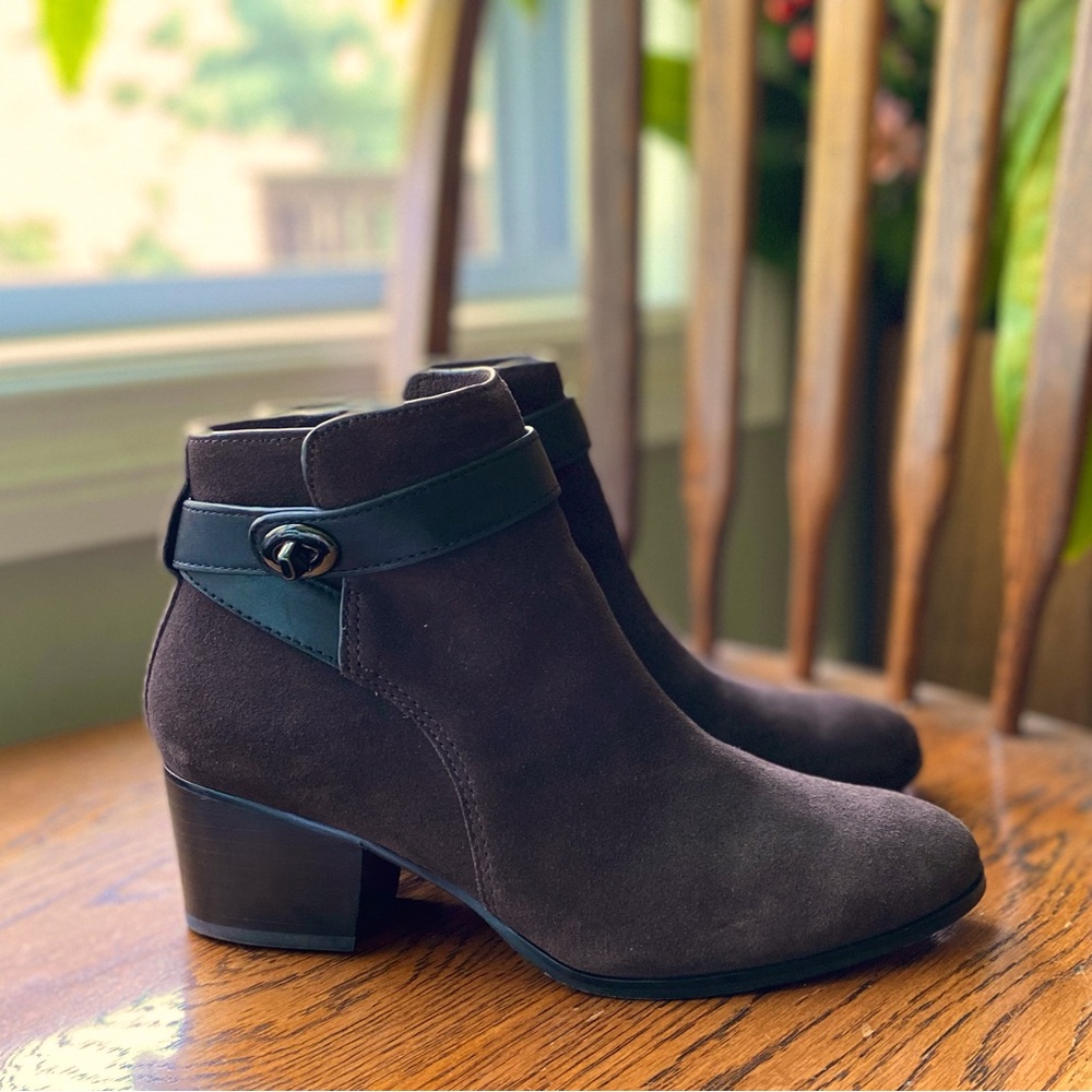 COACH SUEDE Turnlock ANKLE BOOTS BOOTIES 6.5M EXCELLENT Condition Worn Once